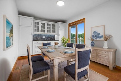 22-1176-Lakeside-26 - Dining Room - Coas