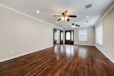 411 Lindale St, Houston, TX 77022 - photo 4