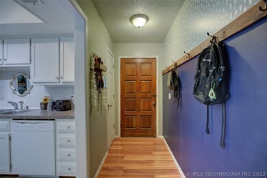 426 W Los Angeles Place, Broken Arrow, OK 74011 - photo 5