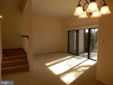 112 Roberts Ln unit 101, Alexandria, VA 22314 - photo 6