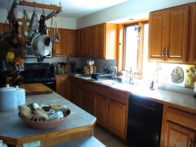 152 Pierce Rd unit 1, West Brookfield, MA 01585 - photo 3