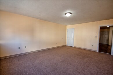 285 Main St unit 5, Woonsocket, RI 02895 - photo 4