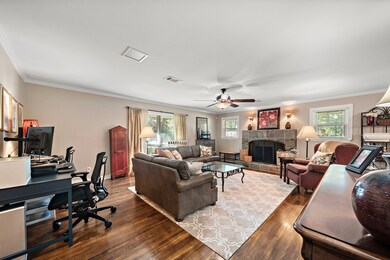 8350 Leafy Ln, Houston, TX 77055 - photo 6