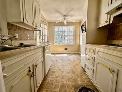 1031 Clifton Dr, Macon, GA 31204 - photo 3