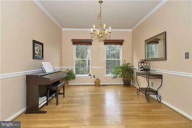 11500 Seneca Forest Cir, Germantown, MD 20876 - photo 2