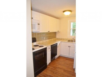 26 Plaza Village Rd unit 26b, Plymouth, NH 03264 - photo 4