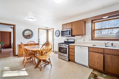 45 Crabtree St, Springfield, MA 01119 - photo 6