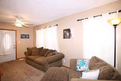 811 21st Ave SW, Cedar Rapids, IA 52404 - photo 4