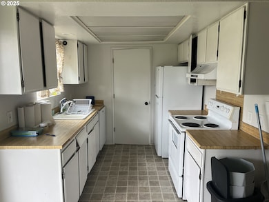 4554 Woodsboro St, Eugene, OR 97402 - photo 3