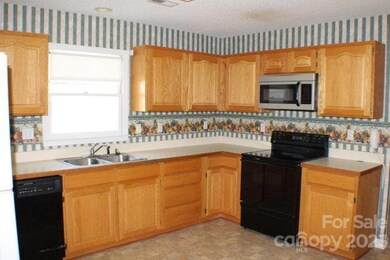 1002 Hidden Creek Cir, Salisbury, NC 28147 - photo 7