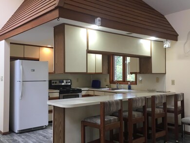 4135 Sycamore Ln, East Stroudsburg, PA 18301 - photo 2