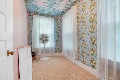 409 N Chickasaw Ave, Claremore, OK 74017 - photo 7