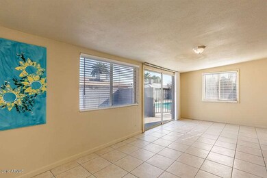 8935 N 17th Dr-12