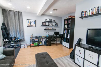 12 Presley 2021 Living room2