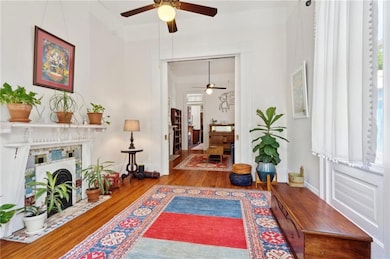 1231 Side Living