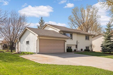 9723 Hemlock Ln N, Maple Grove, MN 55369 - photo 2