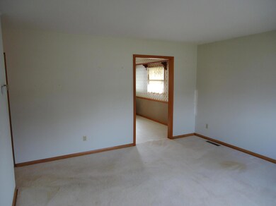 Foyer/Living Room