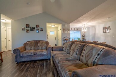 38760 SW 2nd Ave, Scio, OR 97374 - photo 4