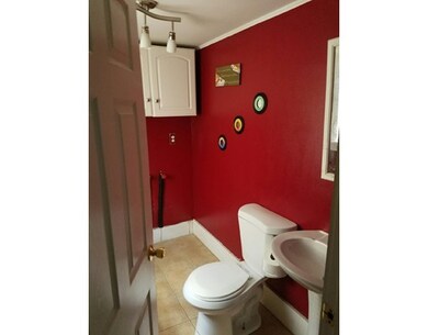 18 Cedar Ct unit COURT, Lowell, MA 01852 - photo 2