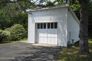 6083 Johnston Rd, Slingerlands, NY 12159 - photo 3