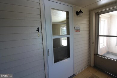 18947 Senedo Rd unit 4, Edinburg, VA 22824 - photo 3