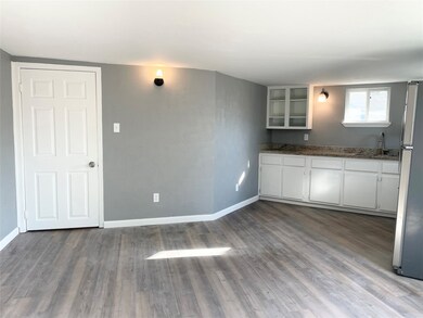 Living Room / Kitchen