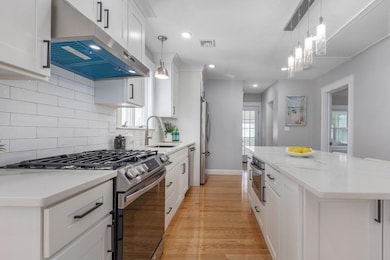 17 4th St unit 17, Medford, MA 02155 - photo 4