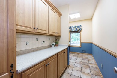 L_Ave_W_10384_Kalamazoo_49009-5