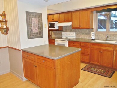 1017 Tomahawk Trail, Schenectady, NY 12302 - photo 6