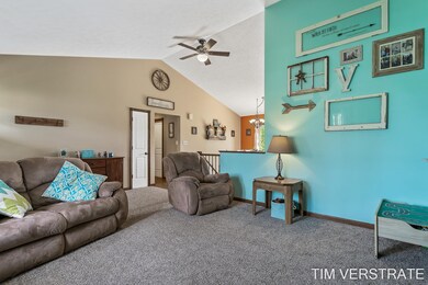 916 Fairwood Ct, Jenison-14