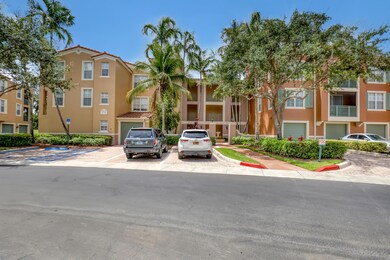 11710 St Andrews Place unit 204, Wellington, FL 33414 - photo 3