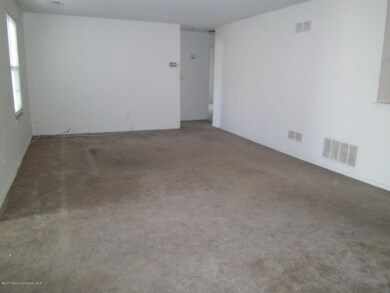 7-3 Seattle Ct, Freehold, NJ 07728 - photo 3