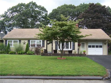215 Richmond Dr, Warwick, RI 02888 - photo 2