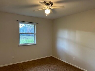 1013 Red Oak St, Azle, TX 76020 - photo 4