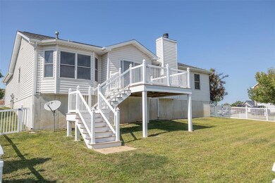Nice deck off the back with stairs