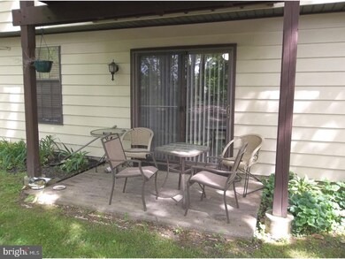 5 Button Gwinett Bldg unit 5, Blackwood, NJ 08012 - photo 4