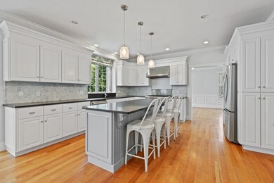 102 Woodledge Rd, Needham, MA 02492 - photo 2