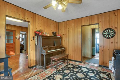 471 S 4th St, Chambersburg, PA 17201 - photo 6