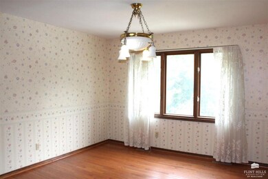 1716 Sheffield Cir, Manhattan, KS 66503 - photo 7