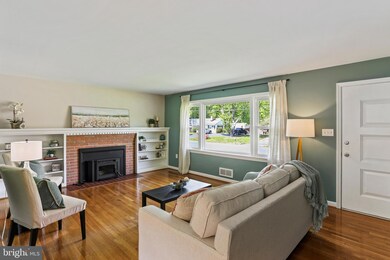 6805 Orem Dr, Laurel, MD 20707 - photo 4