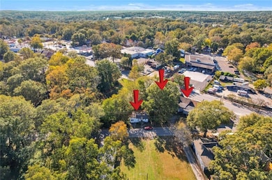 Bird's eye view featuring a view of trees
