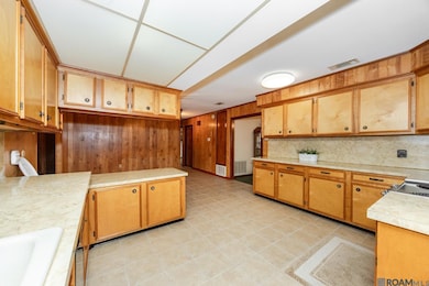 823 Oaks Ave, Port Allen, LA 70767 - photo 5