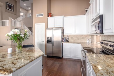 Gorgeous Granite w Ample Cabinet/Pantry