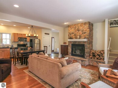 229 E Main St unit 3, Lowell, MI 49331 - photo 3