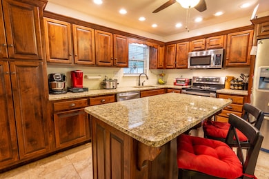 7303 Shamrock Ln-16