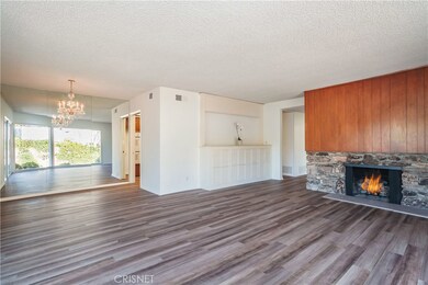 22232 Ybarra Rd, Woodland Hills, CA 91364 - photo 7