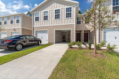 5935 Creekside Crossing Dr, Jacksonville, FL 32210 - photo 2