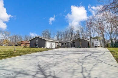 2747 E Amblewood Cir, Lima, OH 45806 - photo 7