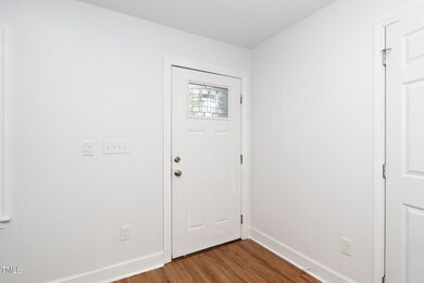 4-web-or-mls-2922 Beechwood (1 of 29)