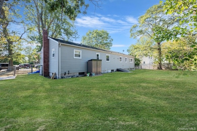 61 Kellum St unit 61A, Lindenhurst, NY 11757 - photo 5